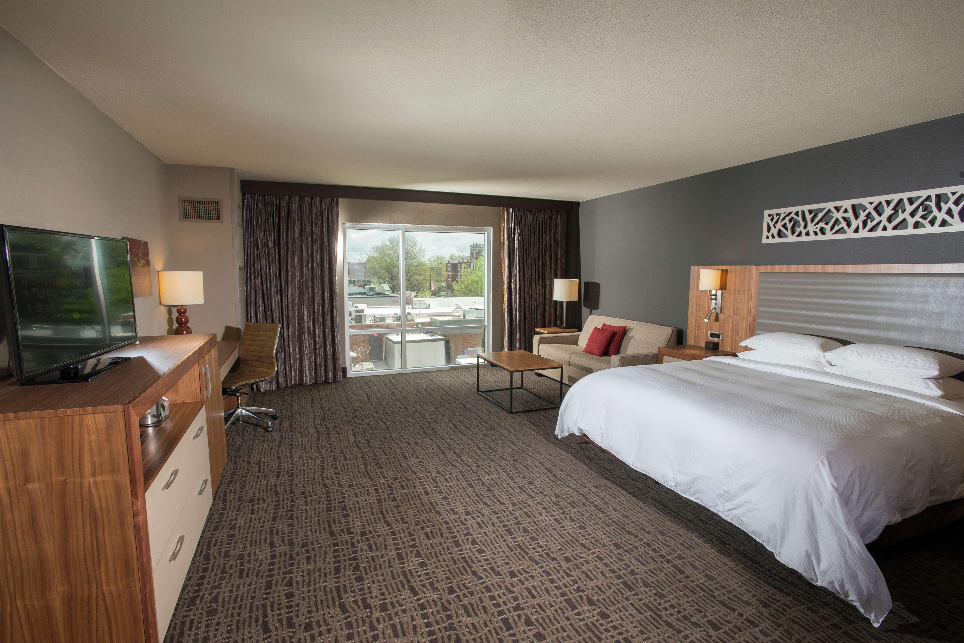 The Broadway Columbia - A Doubletree By Hilton Hotel Exterior photo